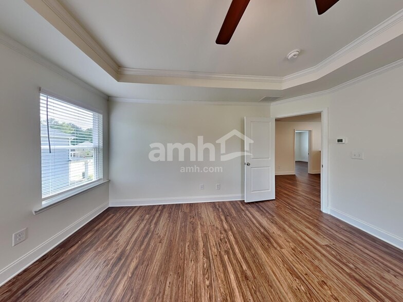 Building Photo - 603 Lake Vista Court