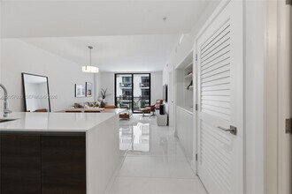 Building Photo - 301 Altara Ave