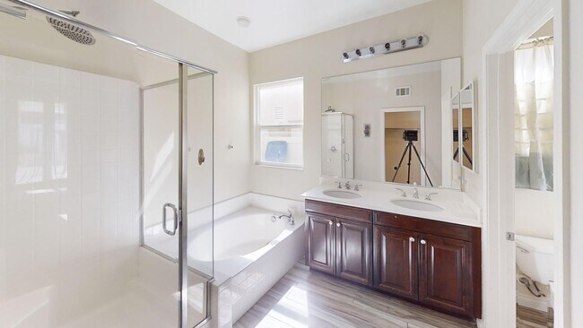 Building Photo - 4 bedroom 3 bath Fairway Canyon Home