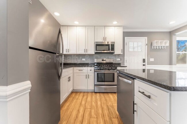 Building Photo - 215 Indian Trail