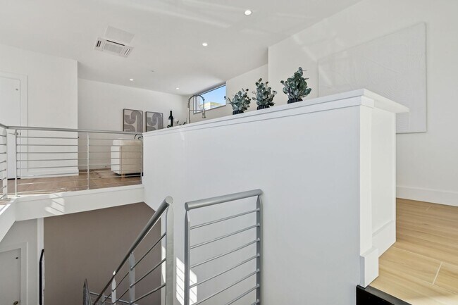 Building Photo - 1343 4th St