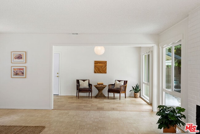 Building Photo - 22736 Cantlay St