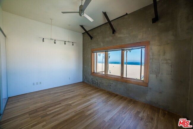 Building Photo - 8 Brooks Ave