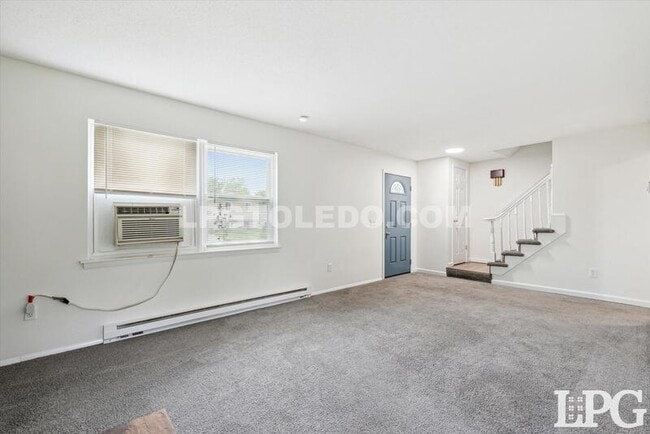 Building Photo - 4336 Deerwood Ln