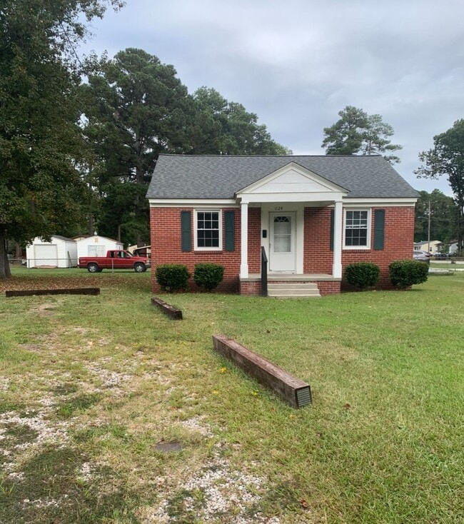 Primary Photo - 1124 Pitt St