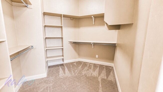 Building Photo - 3278 S Retreat Dr