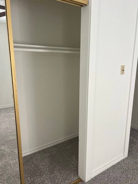 Building Photo - 126 E Colonial Dr