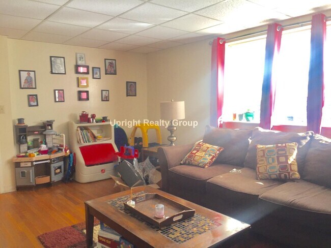 Primary Photo - 1731 Highland Apartment