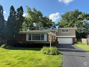 Building Photo - 1326 Meadow Ln