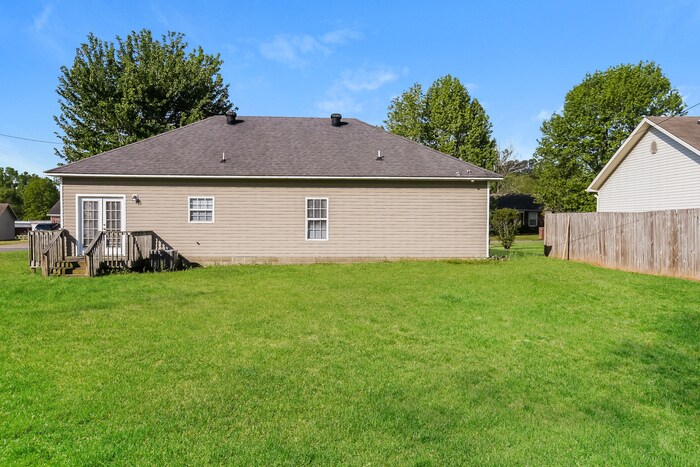 Building Photo - 3204 Cloverridge Dr