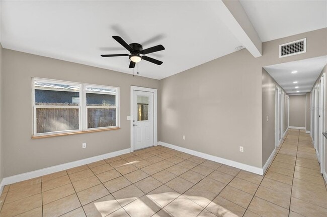 Building Photo - 2245 17th Ave S