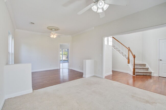 Building Photo - 156 Red Leaf Blvd