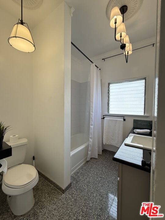 Building Photo - 157 N La Peer Dr