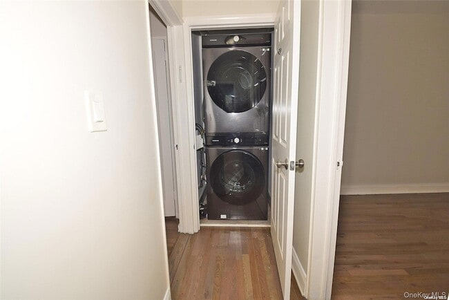 Building Photo - 75-03 197th St