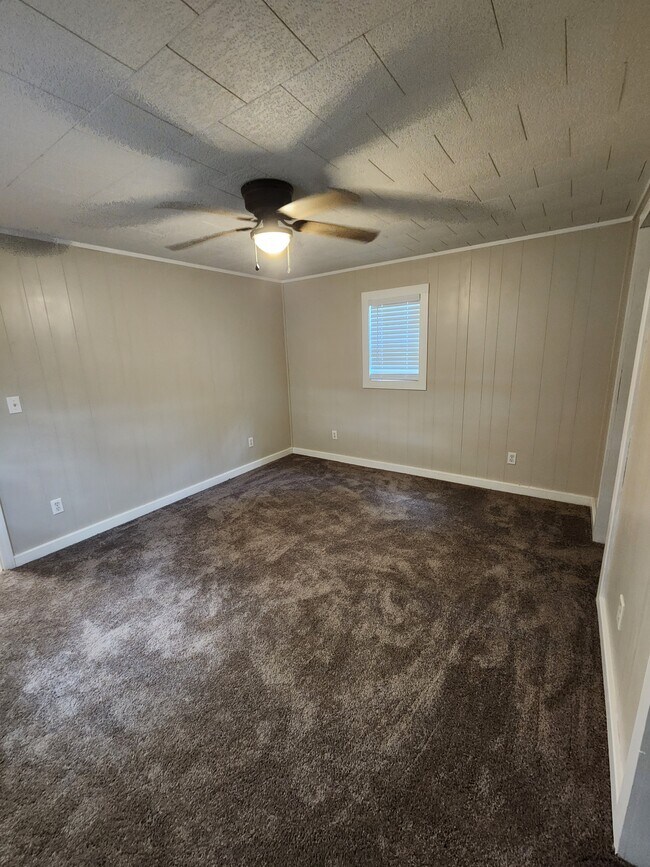 Building Photo - 2-112 Max Cloyd Ln
