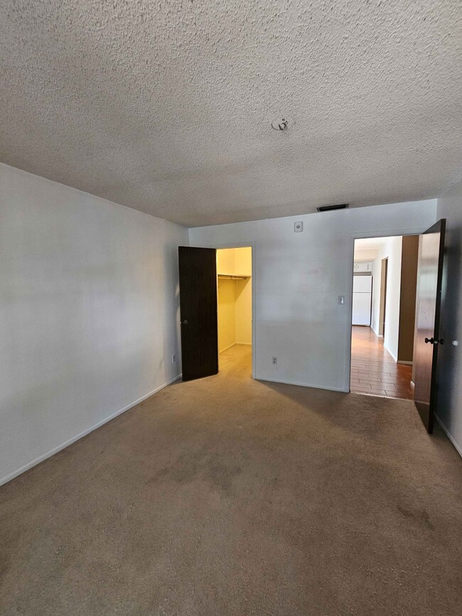 Building Photo - 8490-8413 13th St N