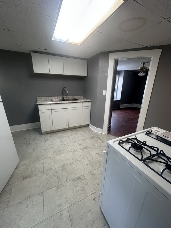 Building Photo - 4704 Behrwald Ave