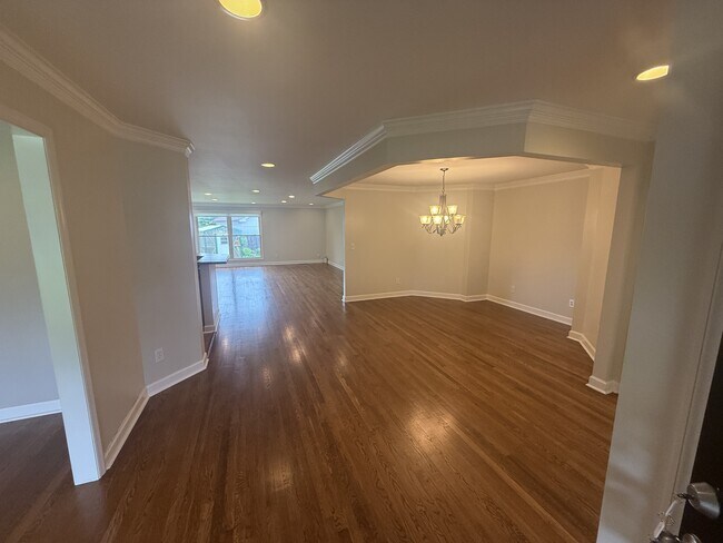 Building Photo - 304 Bellingrath Dr SW