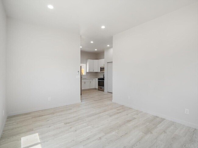 Building Photo - 2321-2327 Prospect St, Unit 2323
