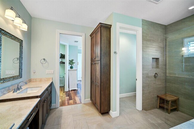 Building Photo - 830 Tarawitt Dr