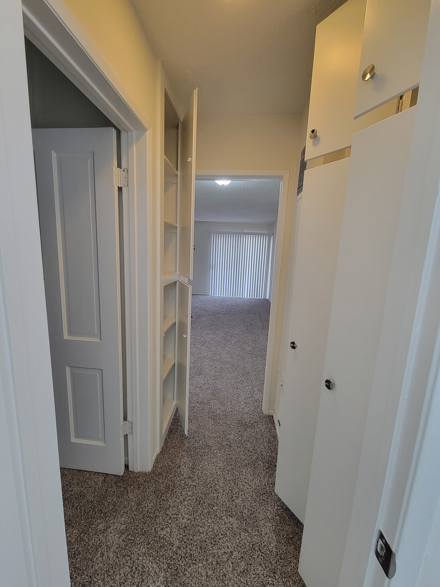 Building Photo - 10917 Blix St