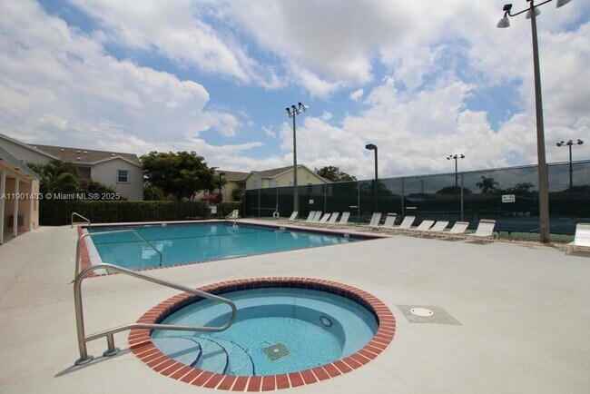 Building Photo - 653 Waterside Dr