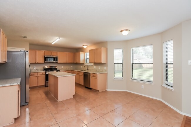 Building Photo - 16322 Lynn Crest Ct