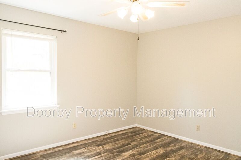 Building Photo - 6216 Shawtee Ln