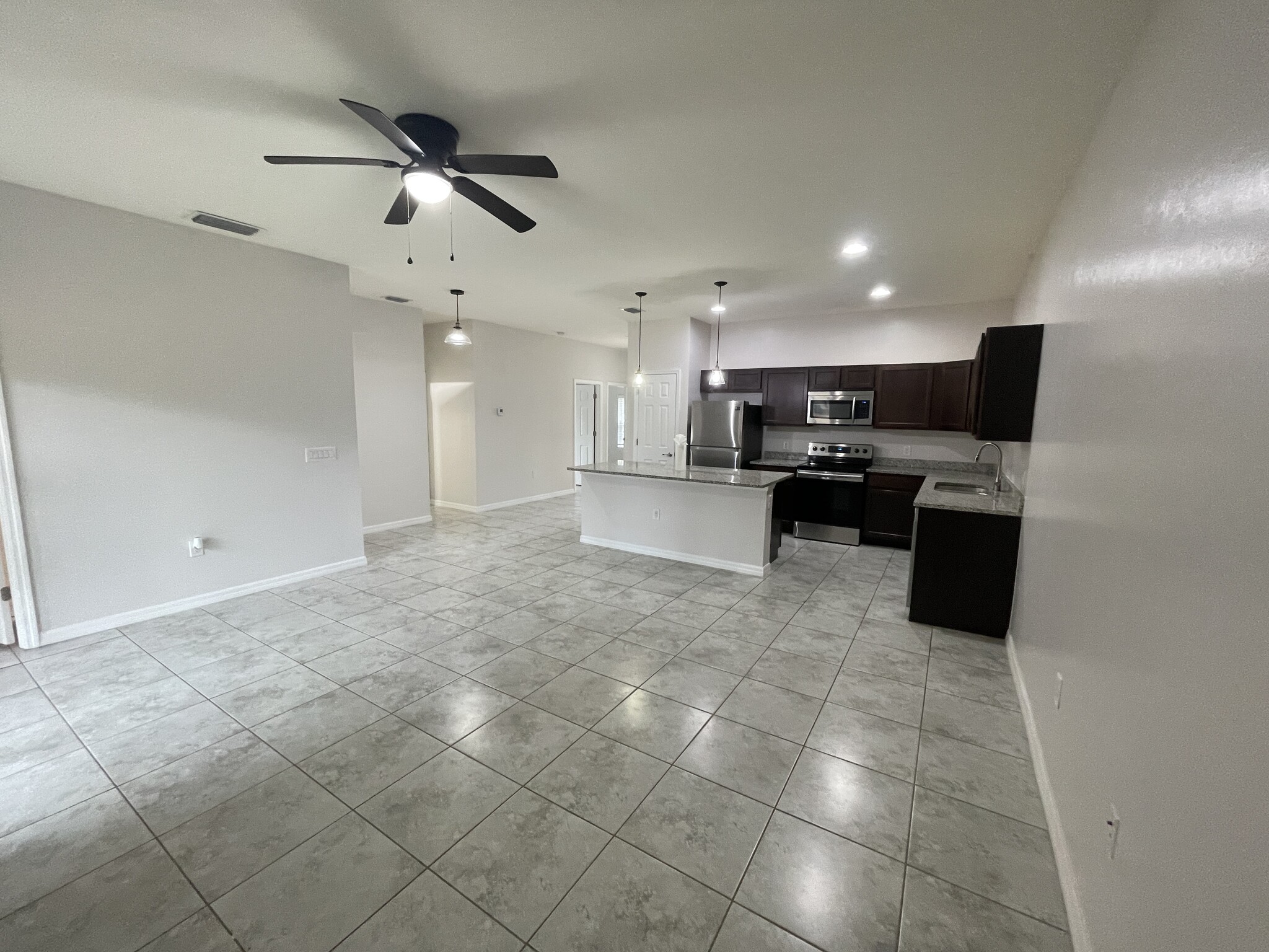 Kitchen and living room - 24484 Zephyr Ct
