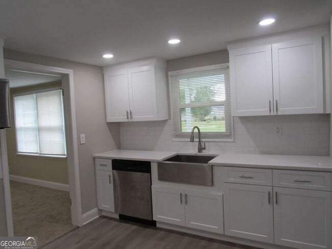 Building Photo - 112 Judy Ave