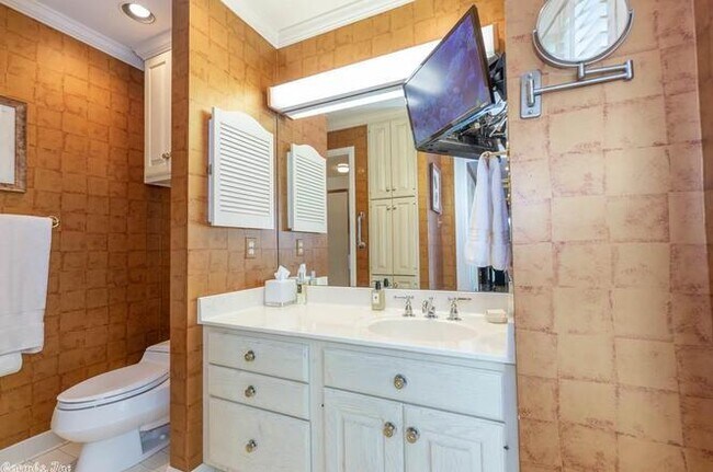 Building Photo - River Bend Townhome