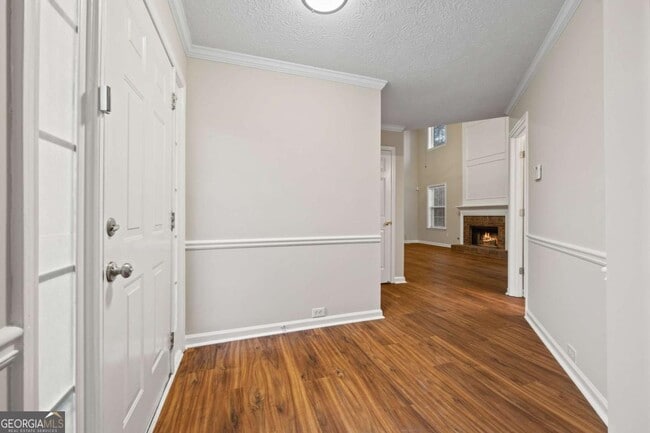 Building Photo - 2339 Leacroft Way