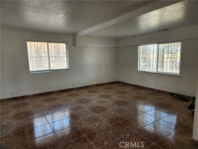 Building Photo - 1265 W 19th St