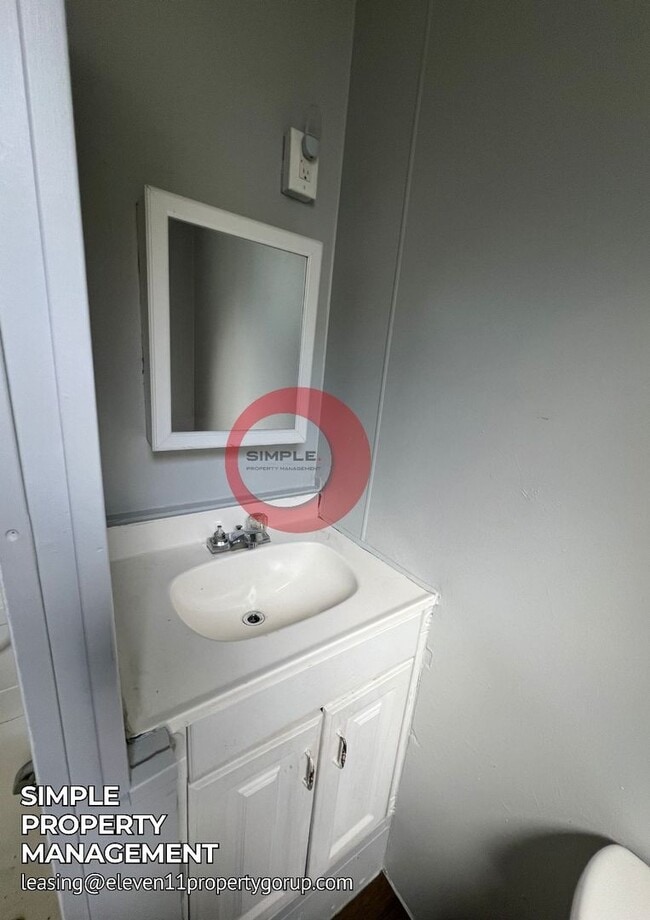 Building Photo - 1239 Greenwich St