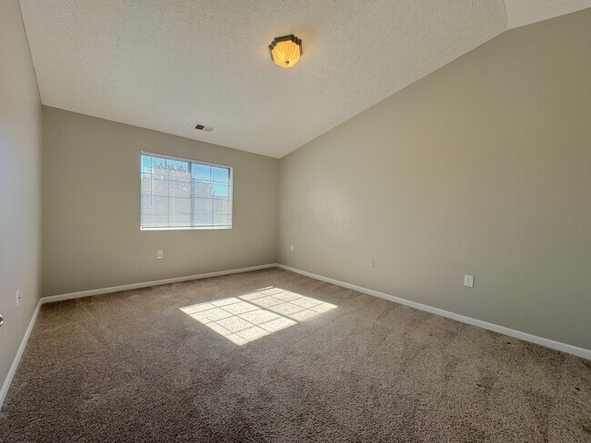 Building Photo - 6829 Meadow Creek Dr