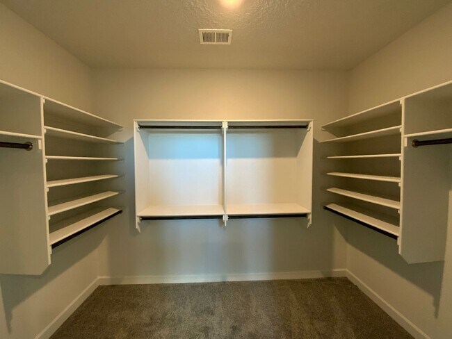 Building Photo - 3 Bedroom Single Story New Build in Lomas Encantadas in Rio Rancho!