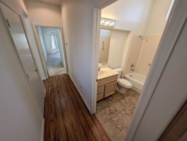 Building Photo - 2829 Vista Butte Dr