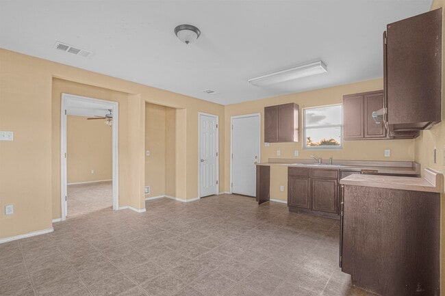 Building Photo - 14119 Fawn Dr