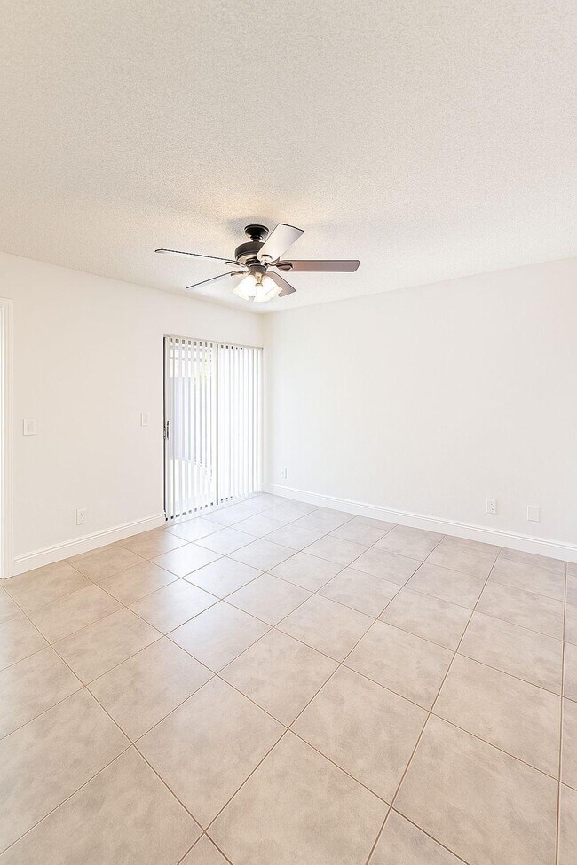 Building Photo - 3504 Waterview Cir