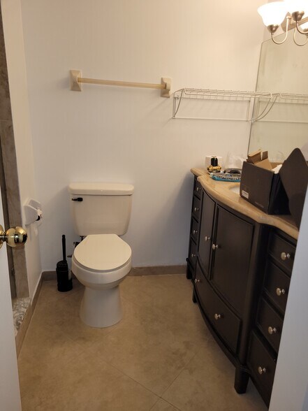 Building Photo - 4401 SW 70th Ter