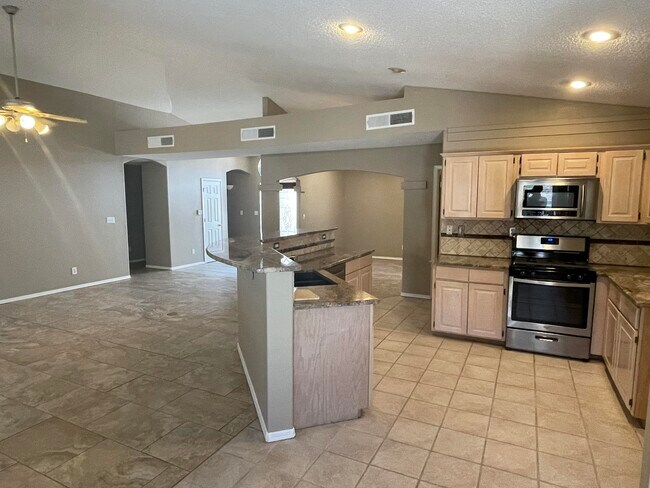 Building Photo - 1416 Black Ridge Dr