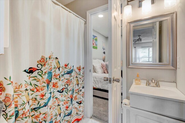 Building Photo - 6279 Lucille Dr