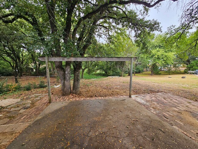 Building Photo - 110 Muleta Dr