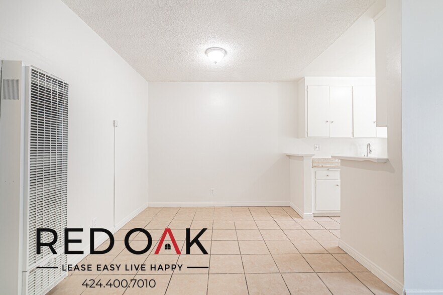 Building Photo - 8337 Cedros Ave