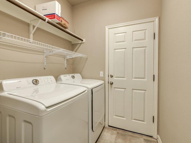 Building Photo - 2104 Granite Hill Dr