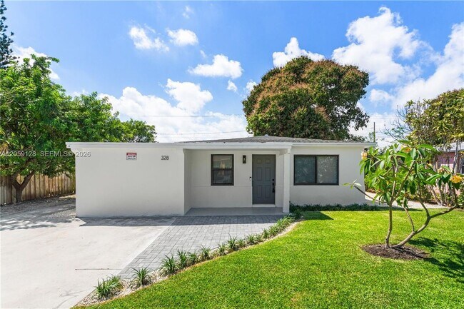 Building Photo - 328 SW 11th Ave