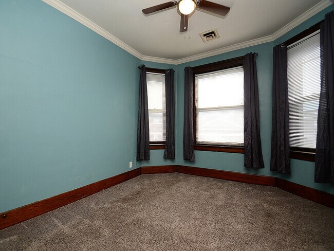 Building Photo - 602 1st Ave