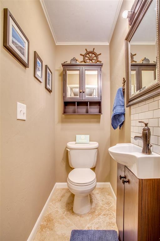 Building Photo - 1352 Chickasaw Dr