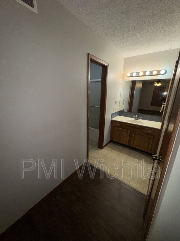 Building Photo - 1832 S Griffith St