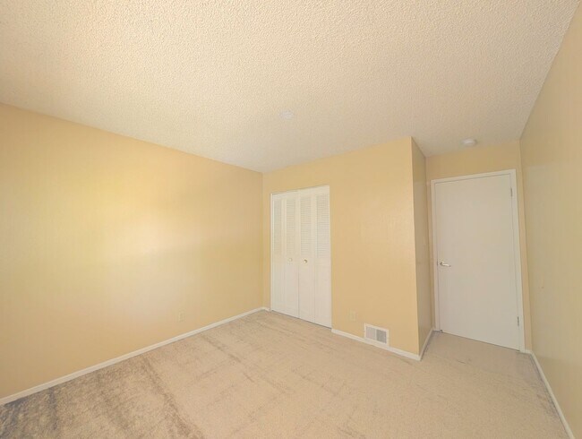 Building Photo - 6435 Greenback Ln